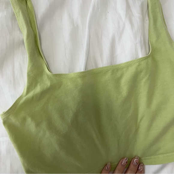 Aritzia crop top - Picture 1 of 2